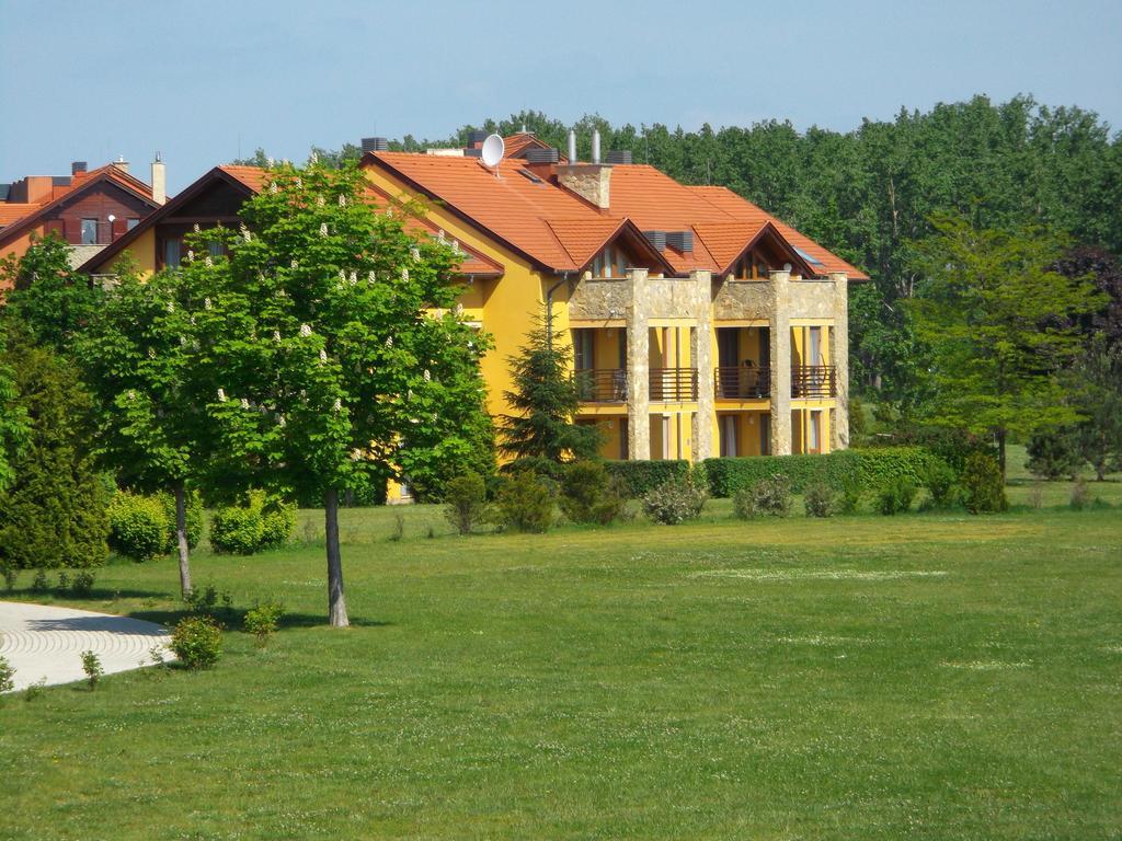 Birdland Panorama Apartman Bük 객실 사진